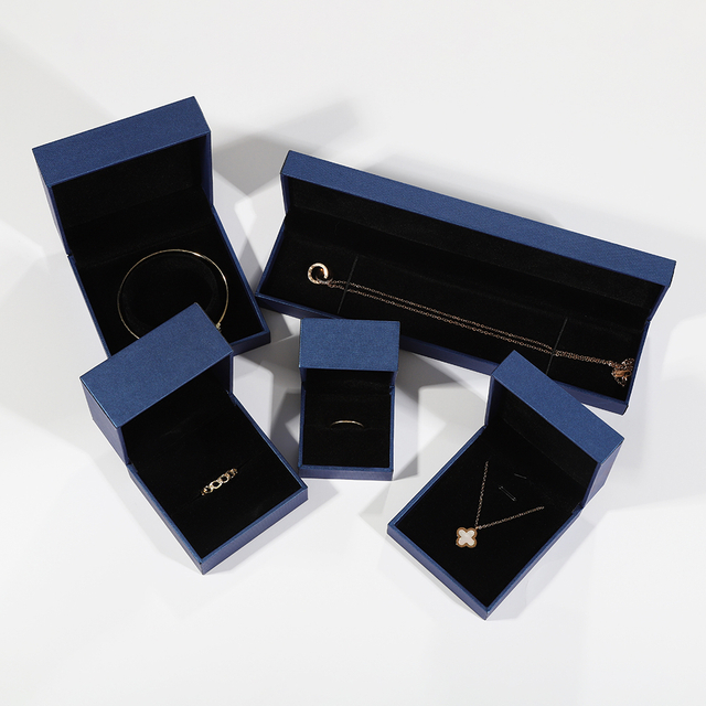 Hochwertige kundenspezifische Ringschachtelverpackungen im Direktverkauf ab Werk